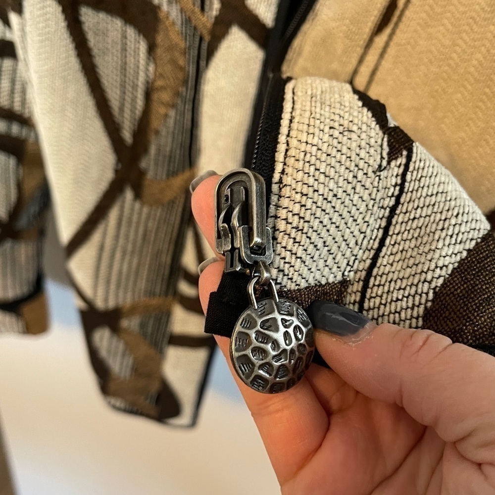 Reversible patterned zipper jacket - image 4